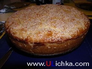 Baking. Onion pie.