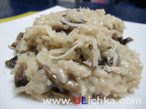 Rice, risotto. Risotto with mushrooms.